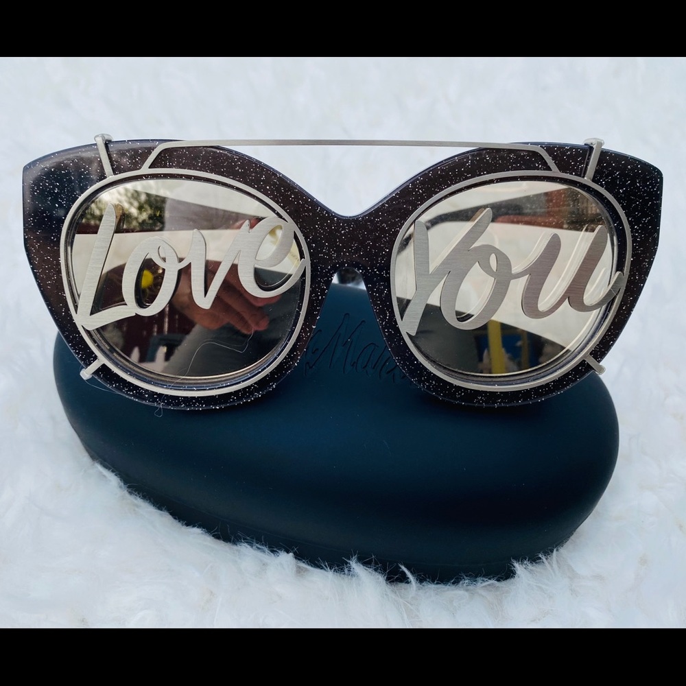 Alice + Olivia Black walker “Love You “ sunglasses
